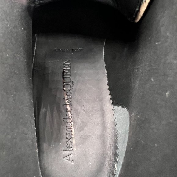 Alexander McQueen Hybrid Black and Pink Leather Lace-Up Boots - Picture 11 of 11